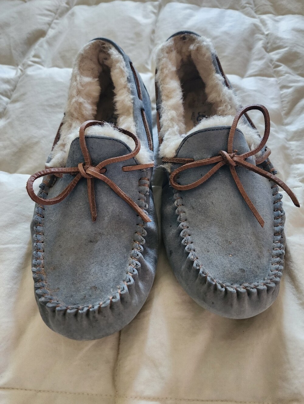 UGG Womens Blue Suede Dakota Moccasin Slippers Size 9